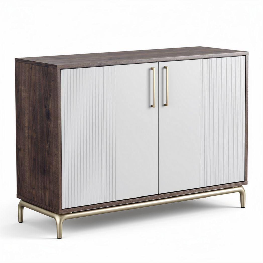 Dressoir van hout en metaal met een afmeting van 150 x 45 x 80cm